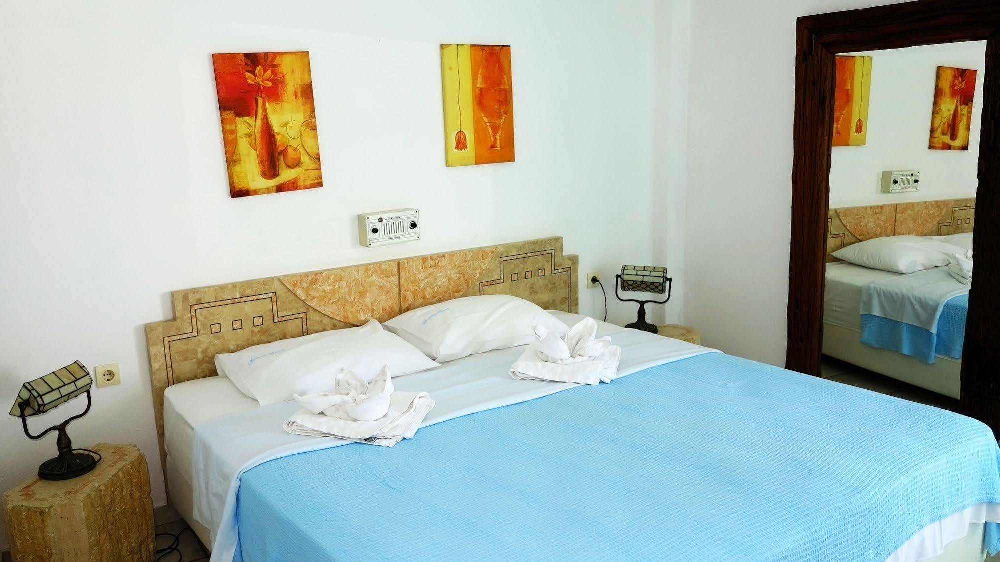 Museum Spa Wellness Hotel Oia  Esterno foto